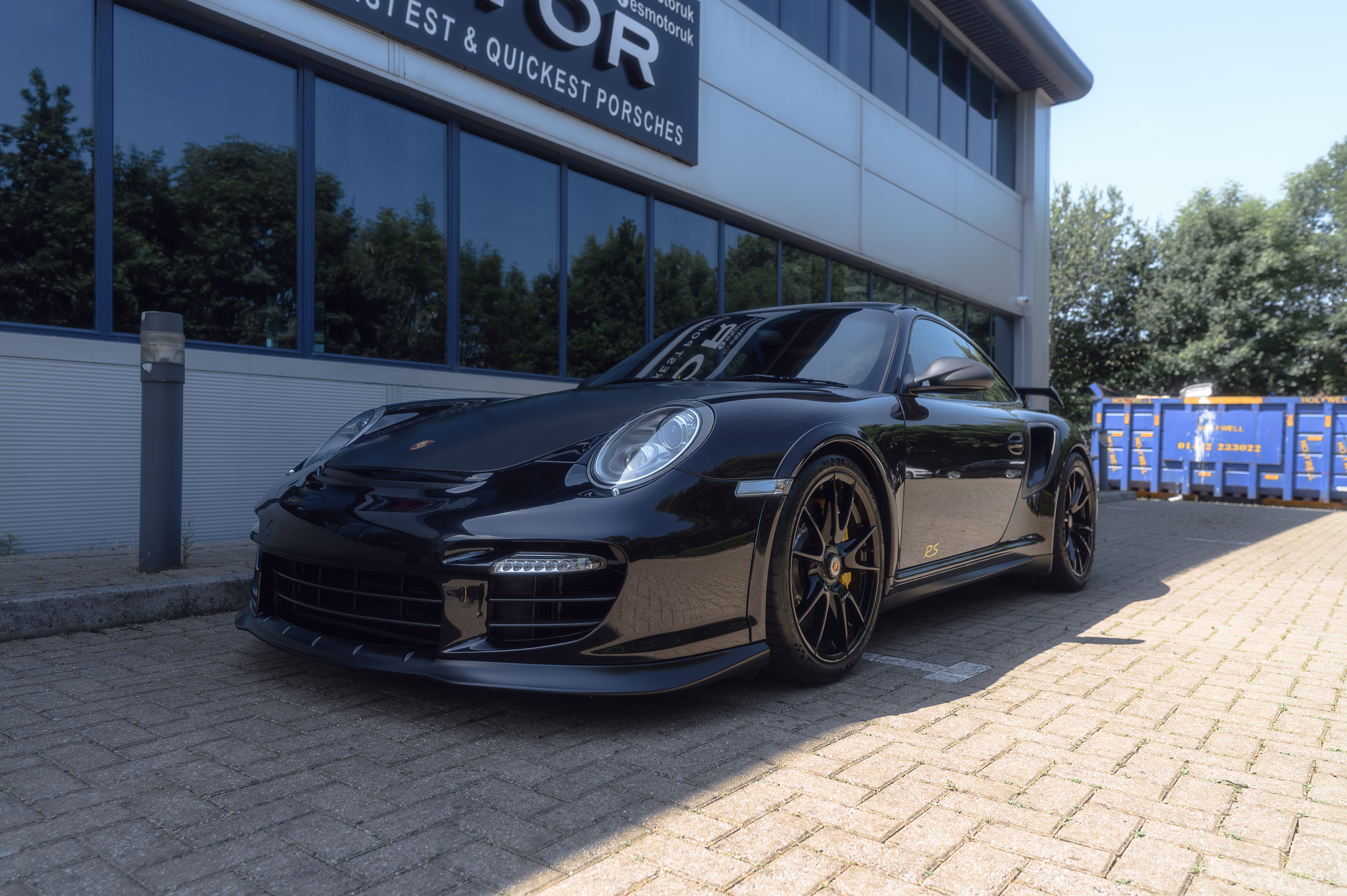 Balanced power delivery in modified turbo Porsche