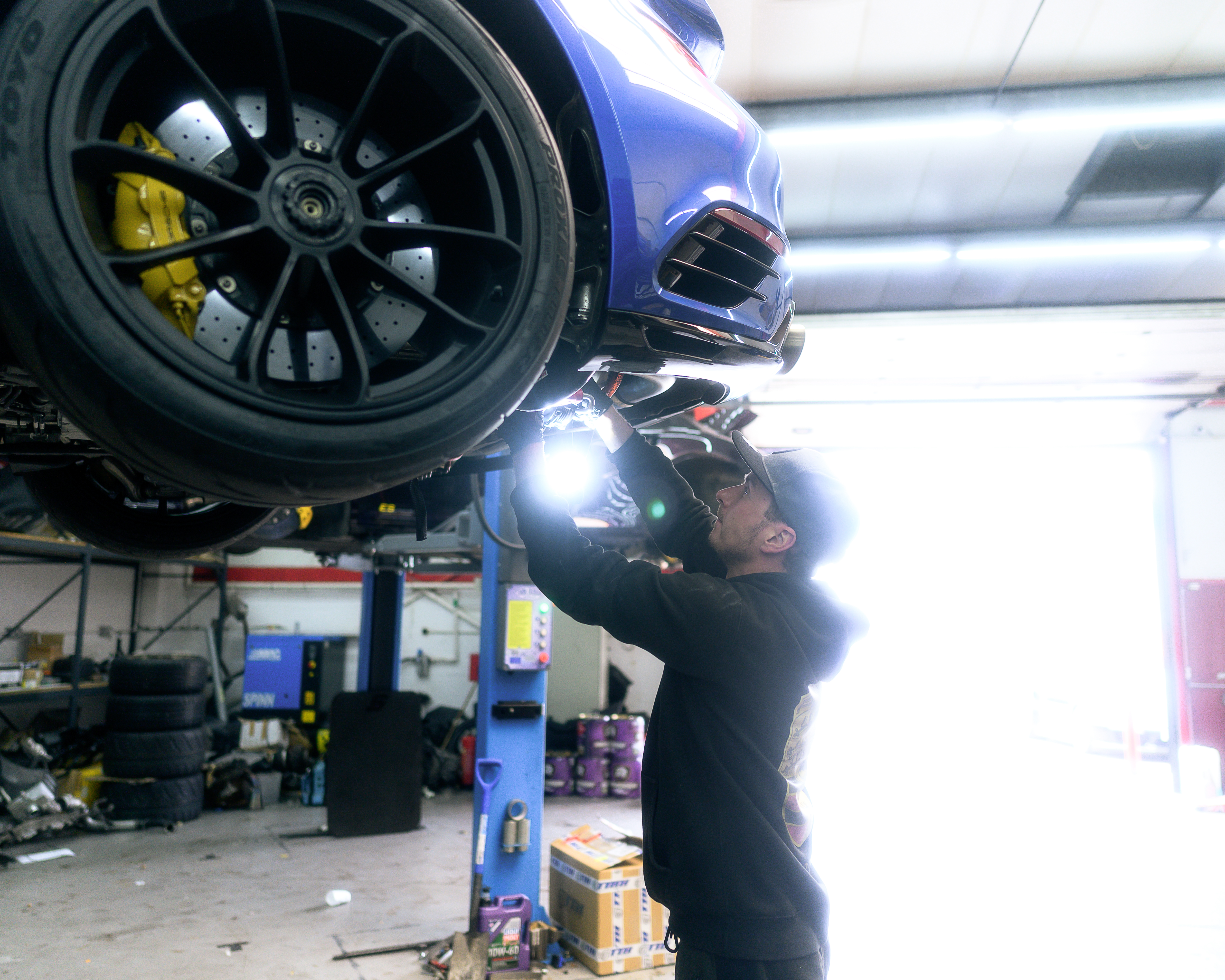 ES Motors transmission heat management for road and track Porsche