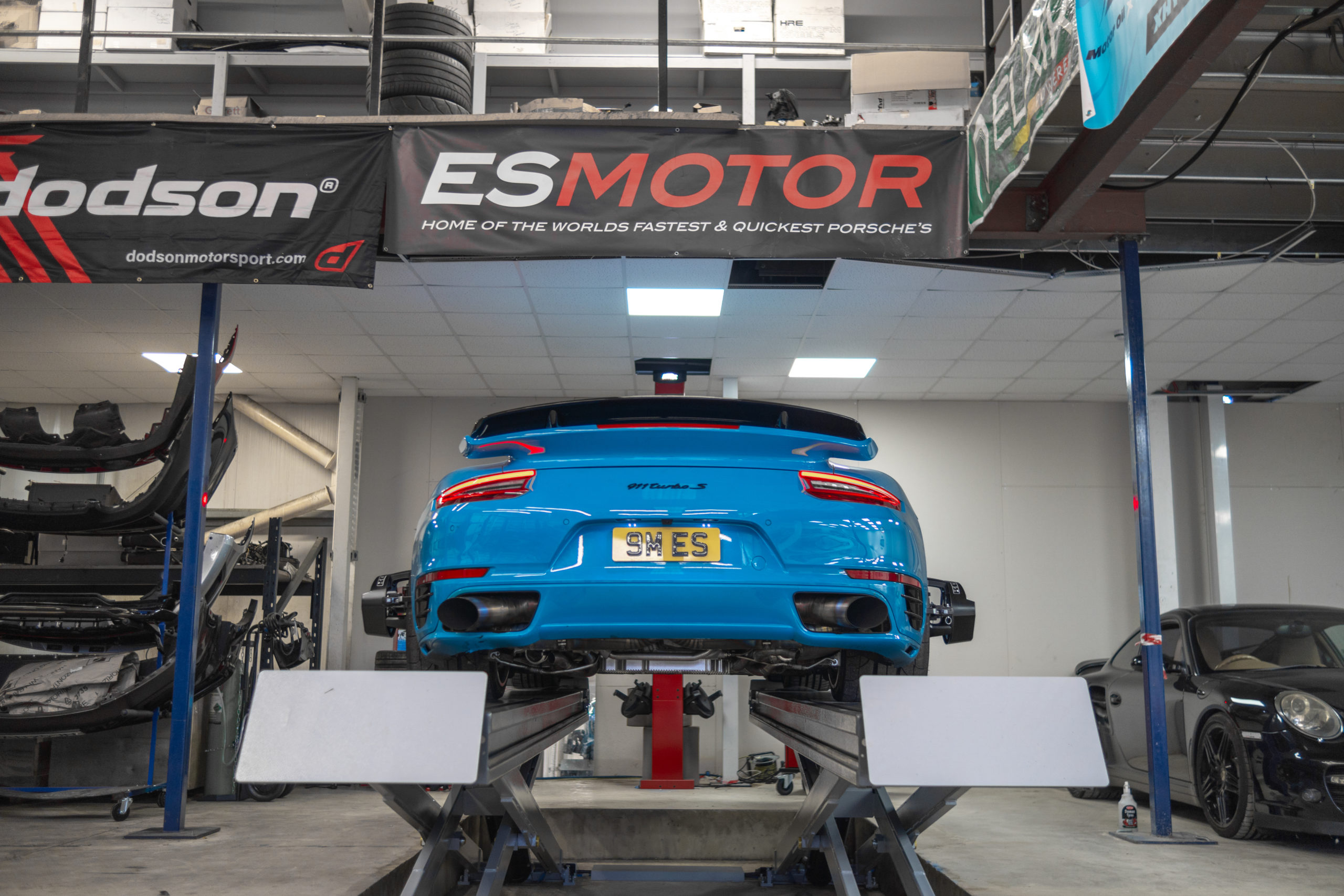 Confident and stable turbo Porsche handling