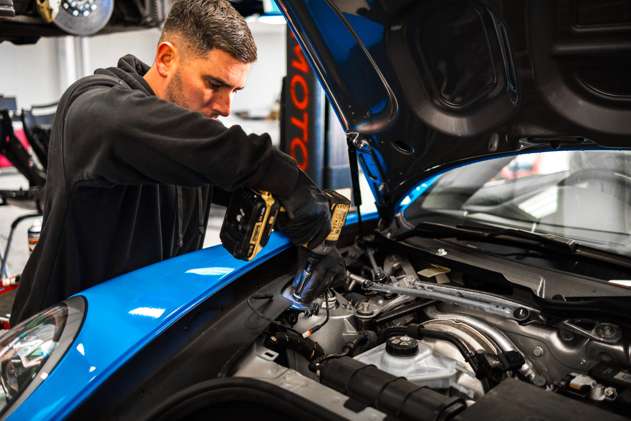Porsche cylinder head flow restriction at high power levels