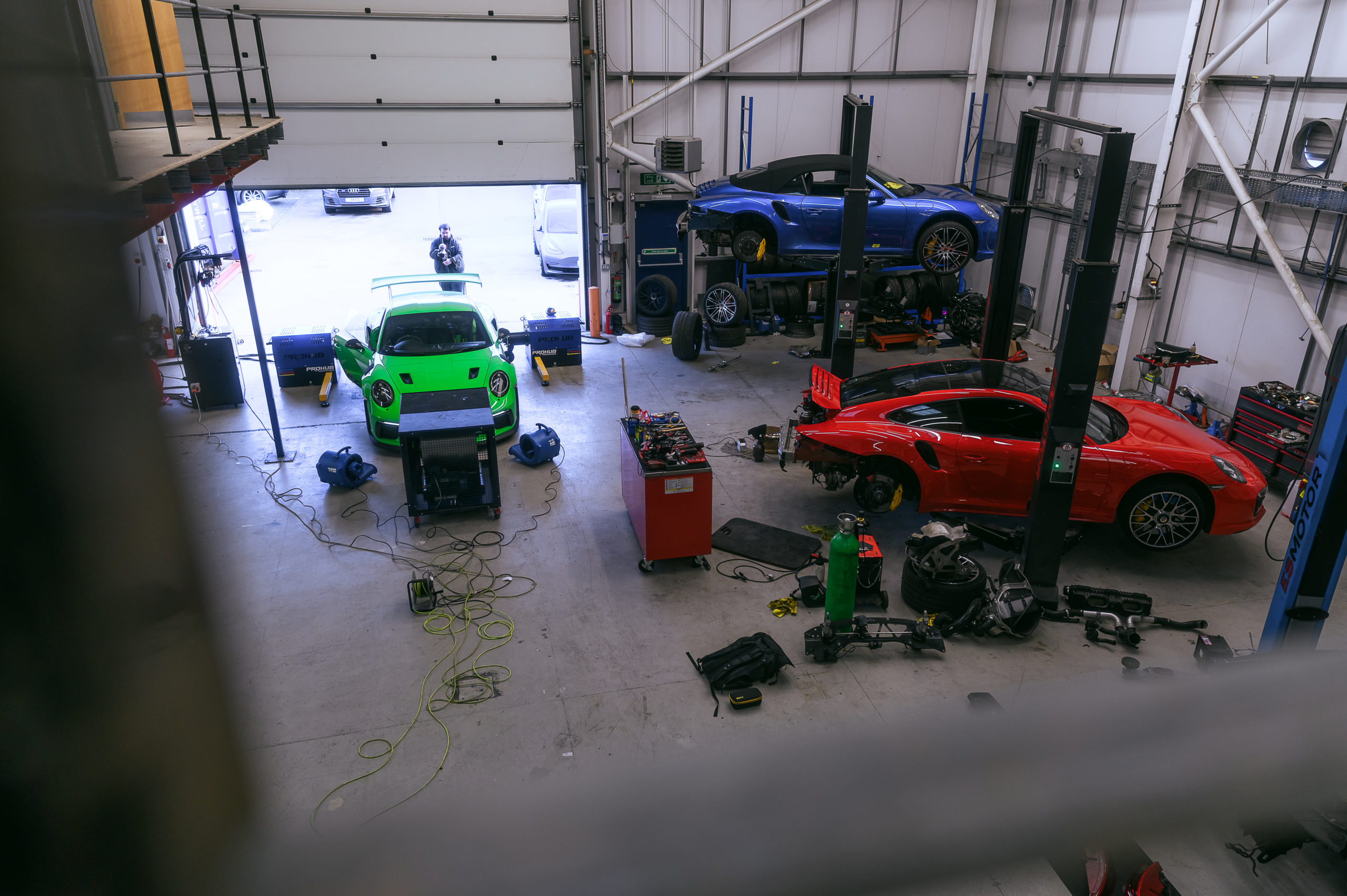 ES Motors data acquisition system installation for high performance Porsche